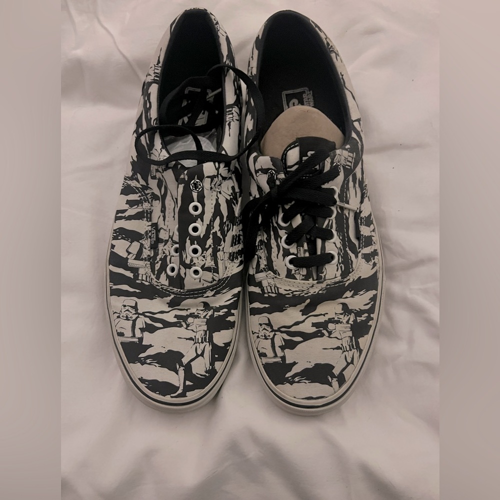 Men’s NWOT Star Wars themed Vans canvas shoes sz 13
